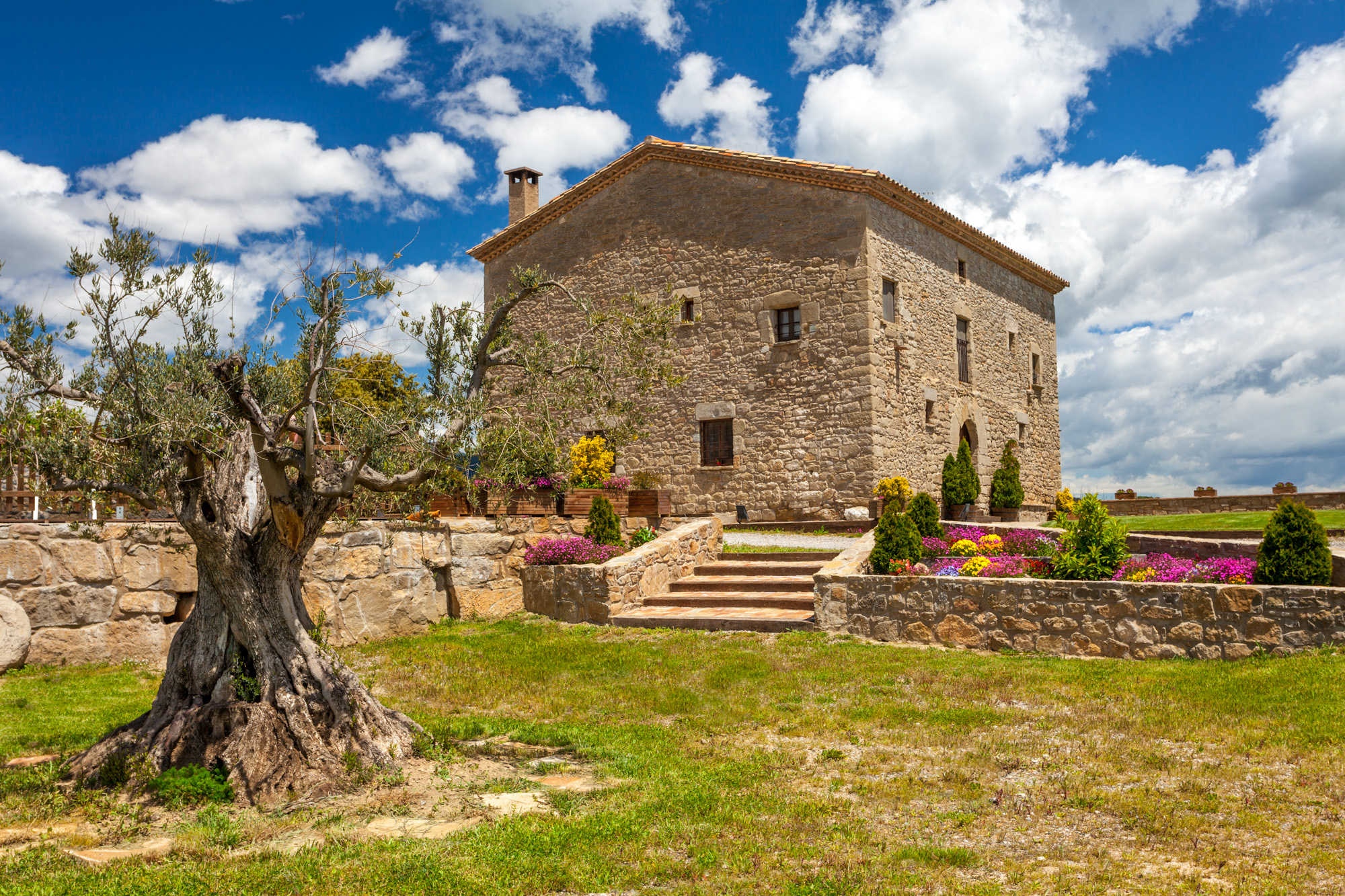 La Tor de Montclar - Caminos de Ronda y Senderos Históricos del Berguedà